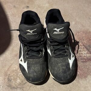 Mizuno Black and White Boys Cleats